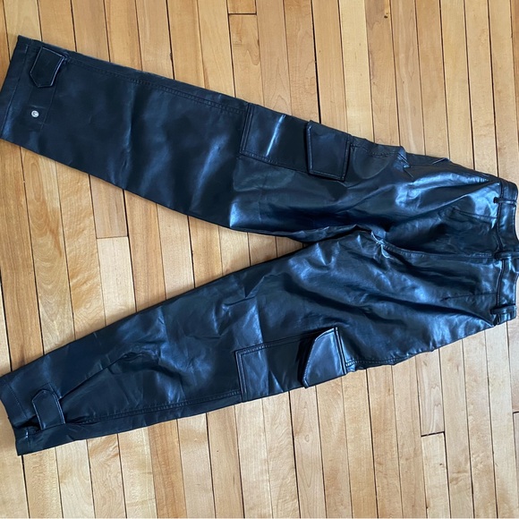 Wilfred - Modern Cargo Pant - Picture 4 of 5